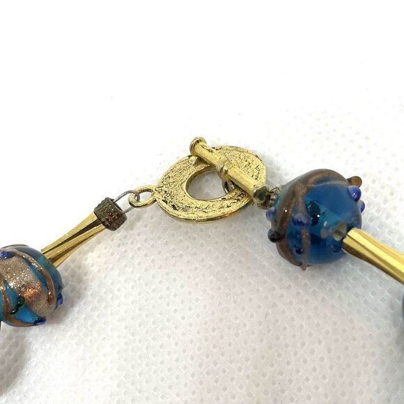 Blue Glass Beaded Bangle Bracelet Toggle Closure Gold Tone 8 Inches - Picture 4 of 5